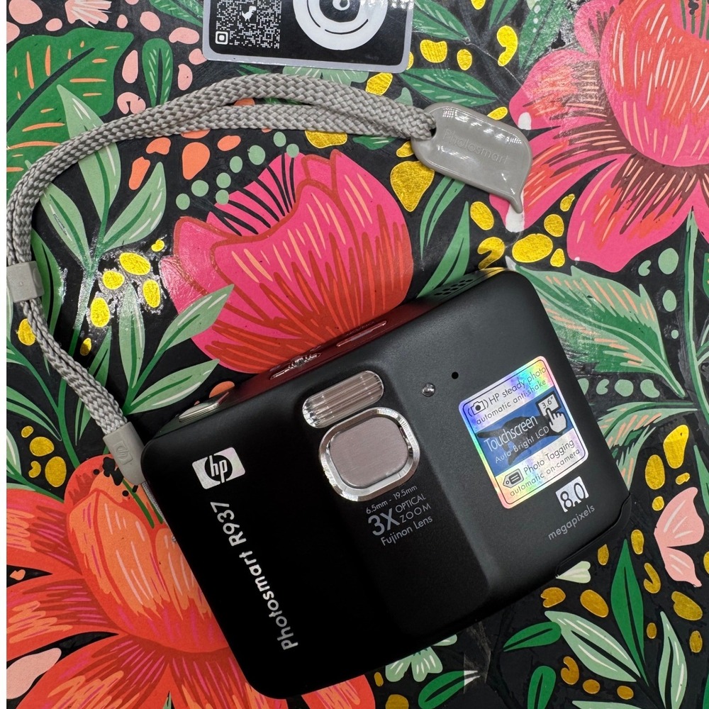HP Photosmart R937 Digital Camera Black 8.0MP 3.6in Touchscreen 3x Optical Zoom